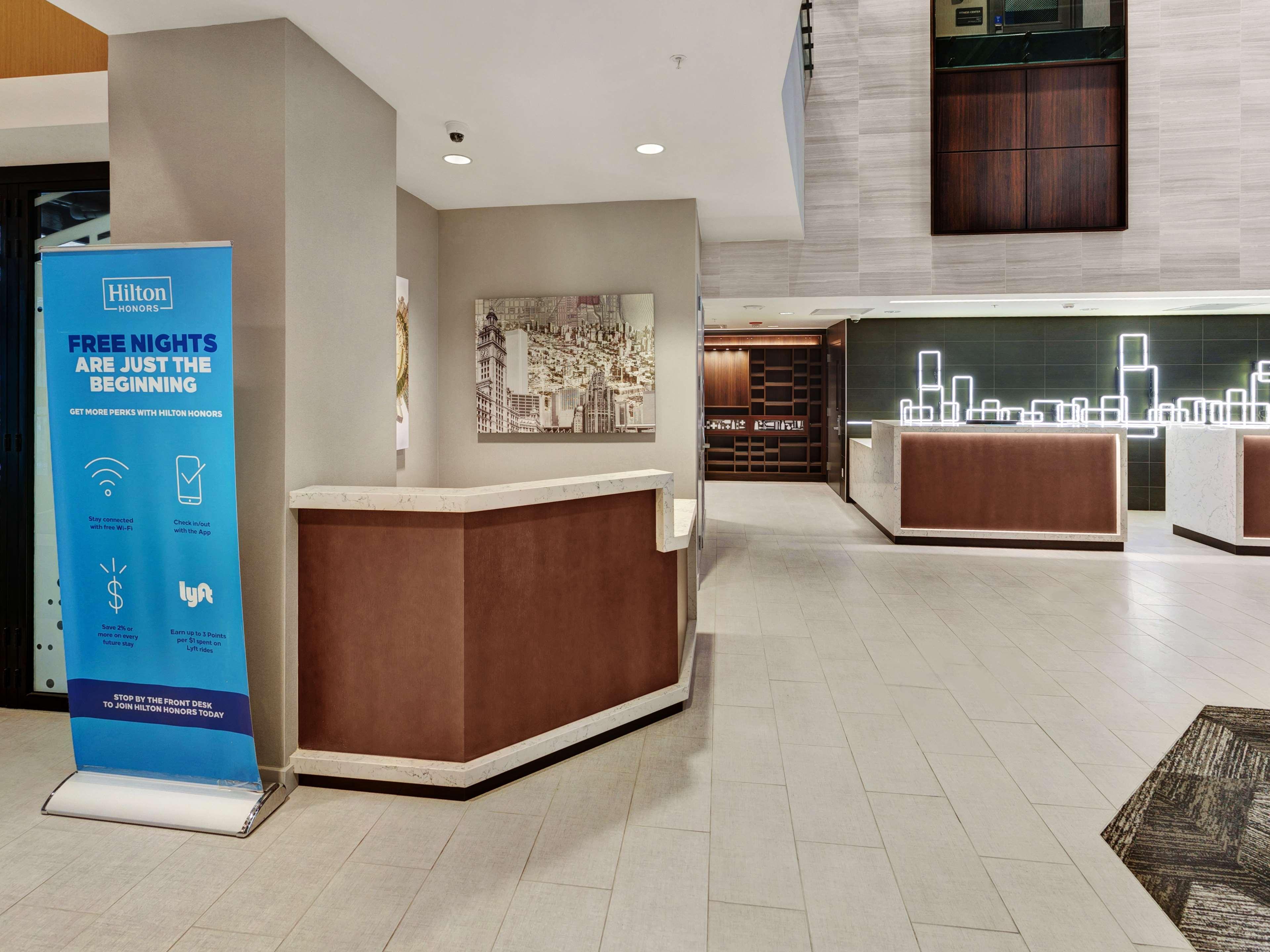 Hampton Inn & Suites Chicago-Downtown Εξωτερικό φωτογραφία