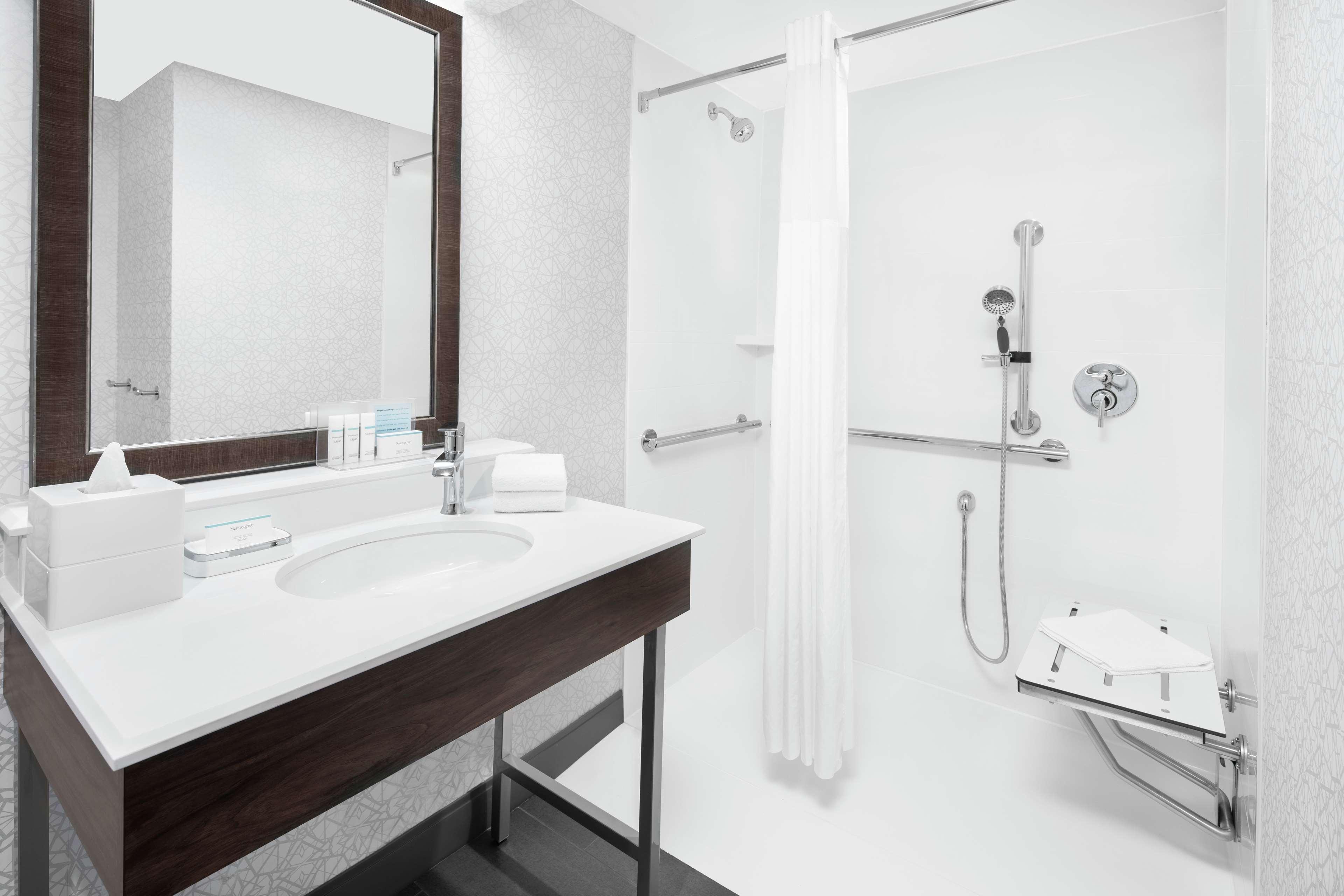Hampton Inn & Suites Chicago-Downtown Εξωτερικό φωτογραφία