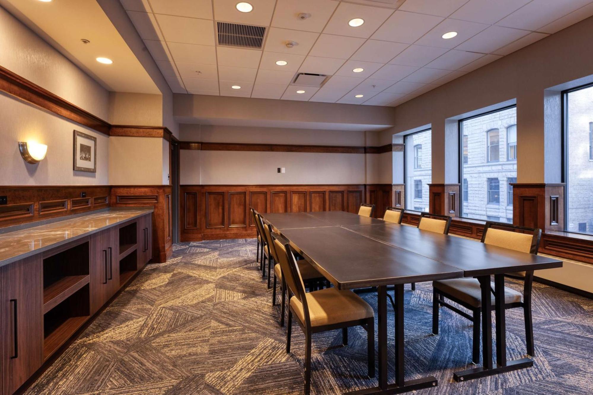 Hampton Inn & Suites Chicago-Downtown Εξωτερικό φωτογραφία