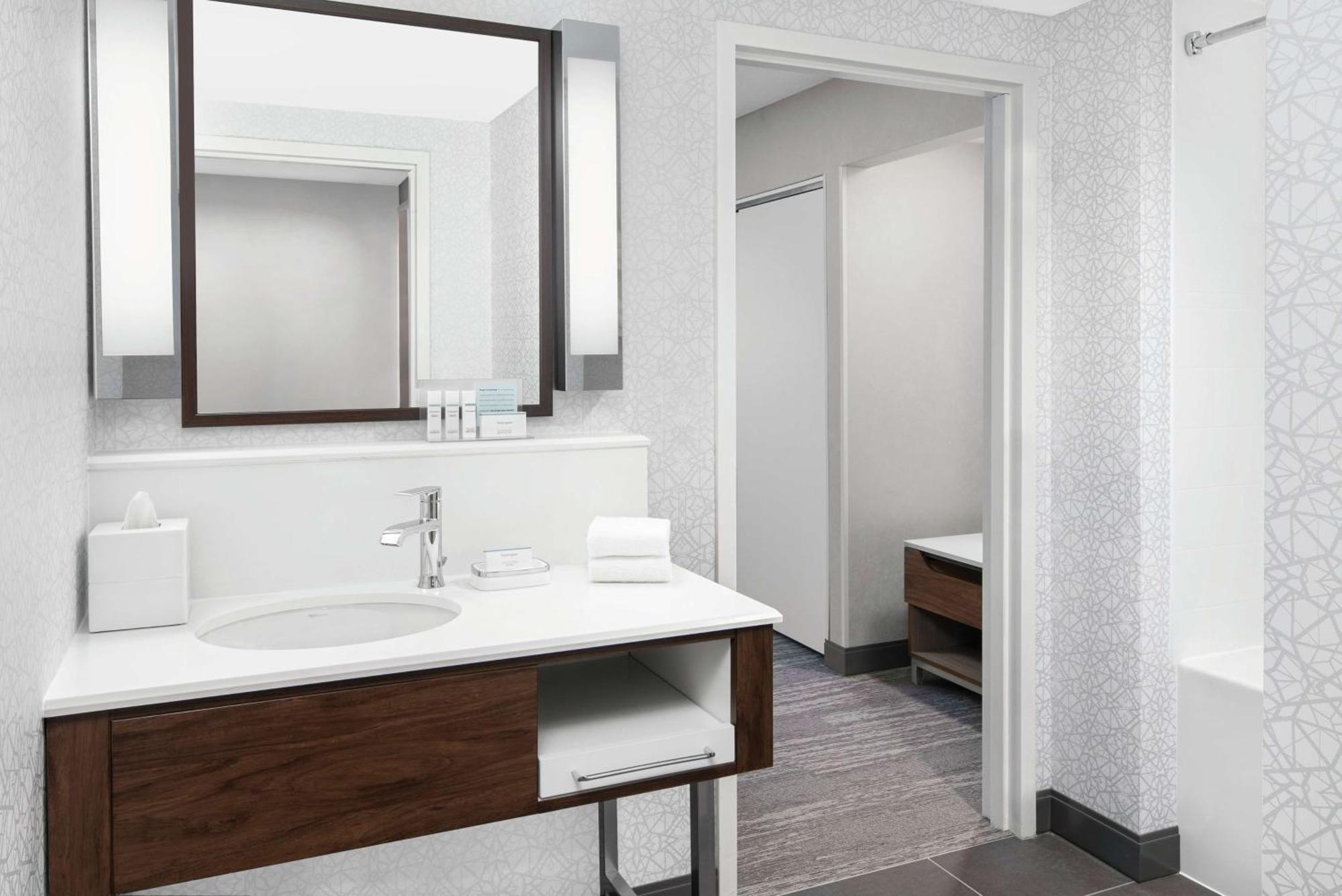 Hampton Inn & Suites Chicago-Downtown Εξωτερικό φωτογραφία