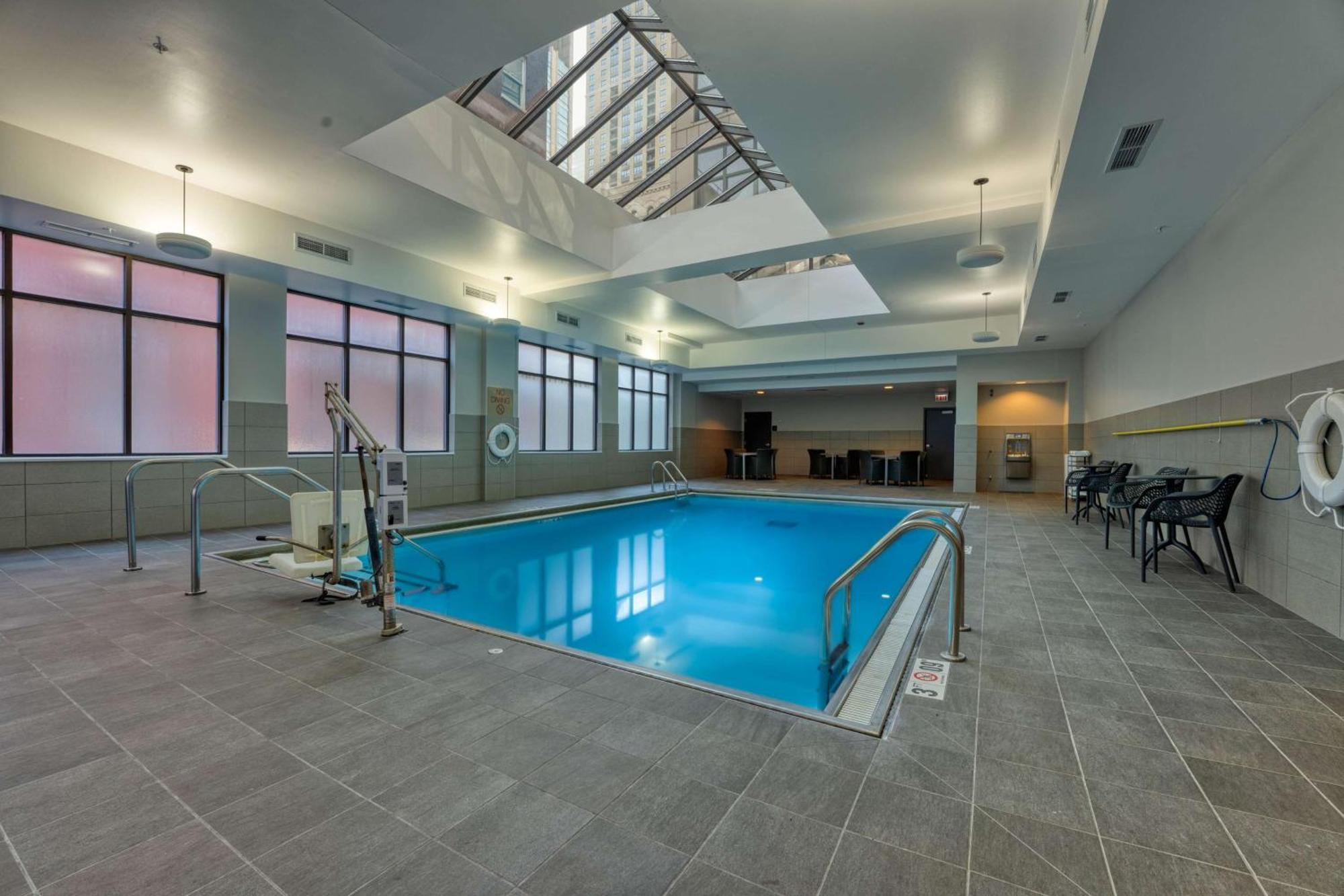 Hampton Inn & Suites Chicago-Downtown Εξωτερικό φωτογραφία